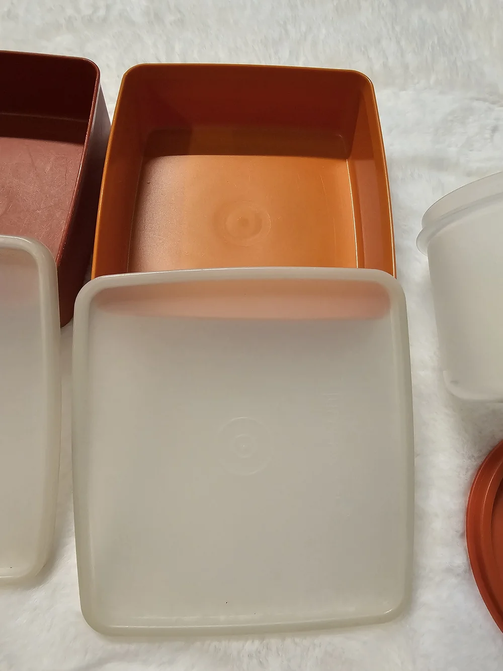 Tupperware Food Storage Containers Set   2 Sandwich Size Bowls And 2 Cup Bowl